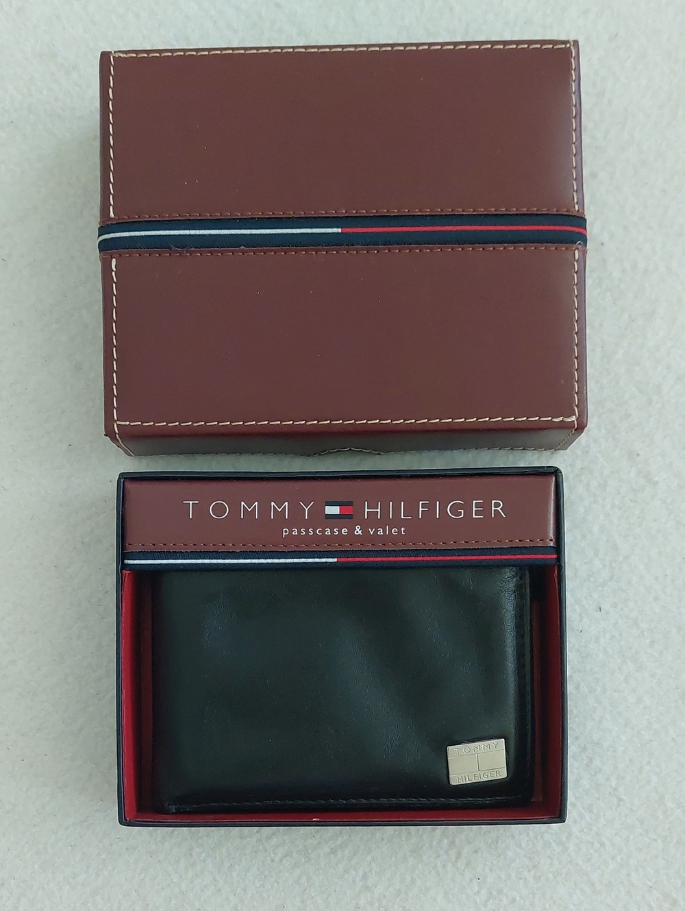TOMMY HILFIGER Men's Passcase & Valet Wallet And ID Holder